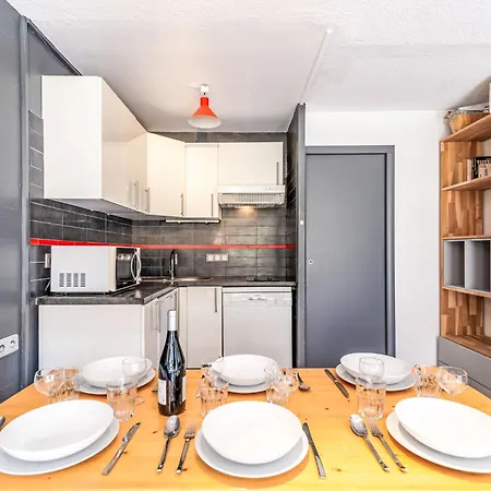 Lejlighed Les Tommeuses - Val Claret-38 By Interhome *